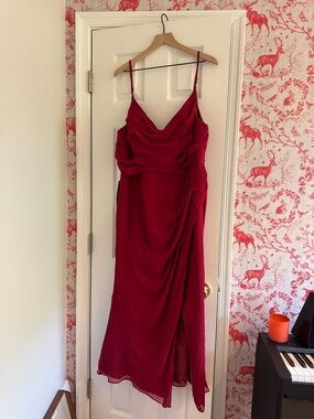 NWT Azazie Deandra in Burgundy